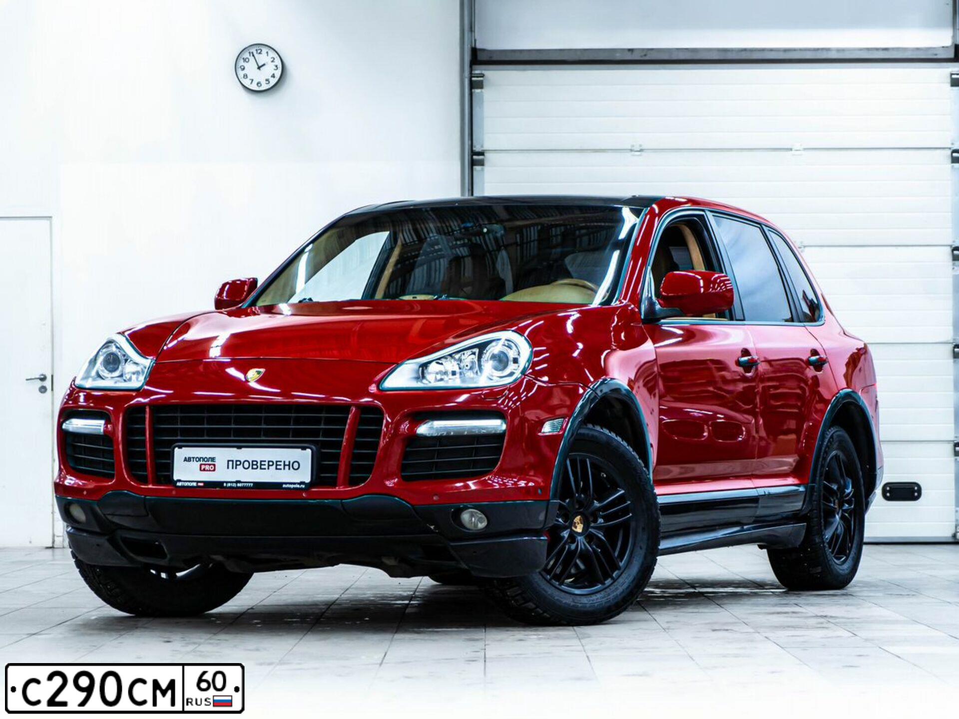 Фото автомобиля PORSCHE CAYENNE, 2007 — госномер С977СТ198. Цвет: Красный