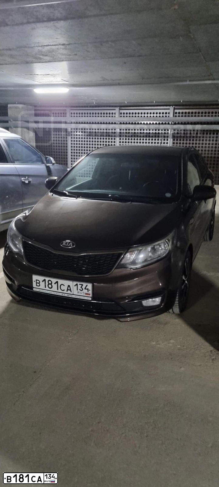 Фото автомобиля KIA RIO, 2016 — госномер В181СА134. Цвет: КОРИЧНЕВЫЙ