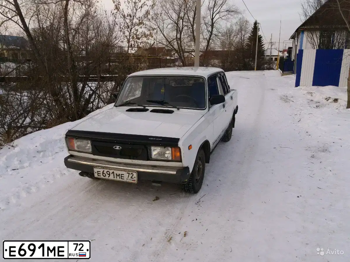 Фото автомобиля LADA 2105, 2006 — госномер Е691МЕ72. Цвет: БЕЛЫЙ