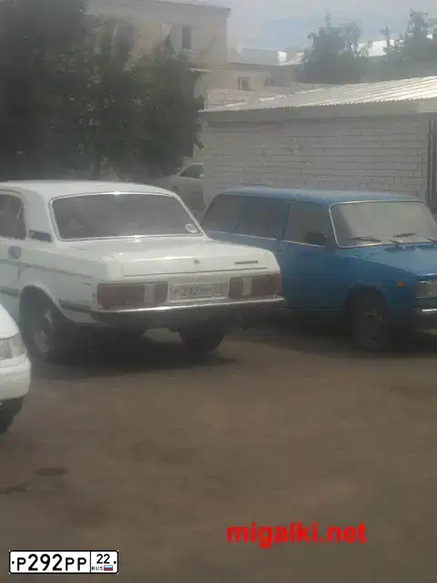 Фото автомобиля GAZ 3102 WOLGA, 2003 — госномер Р292РР22. Цвет: БЕЛЫЙ