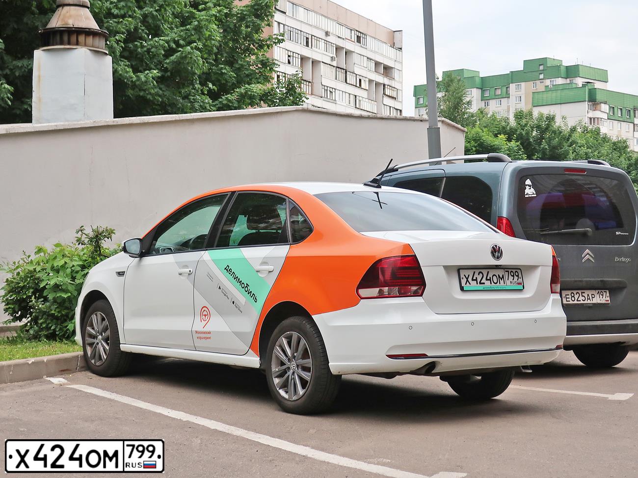 Фото автомобиля VOLKSWAGEN POLO, 2019 — госномер Х424ОМ799. Цвет: Белый