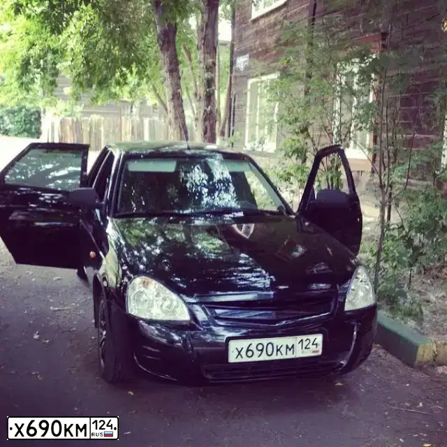 Фото автомобиля LADA 2170 PRIORA, 2012 — госномер Х690КМ124. Цвет: ЧЕРНЫЙ
