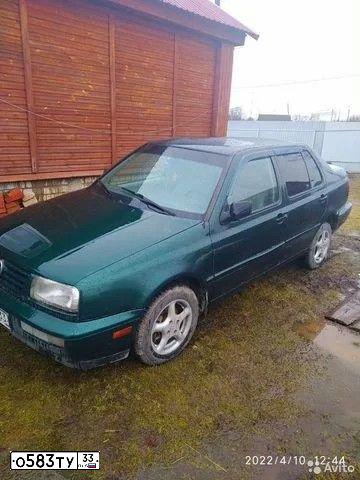 Фото автомобиля VOLKSWAGEN JETTA, 1998 — госномер Е060ОУ33. Цвет: ЗЕЛЕНЫЙ