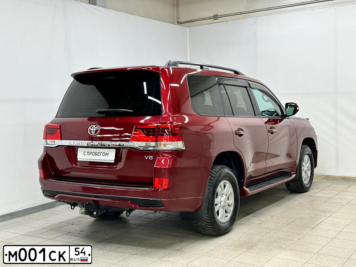 Фото автомобиля TOYOTA LANDCRUISER, 2003 — госномер М001СК54. Цвет: СЕРЕБРИСТЫЙ