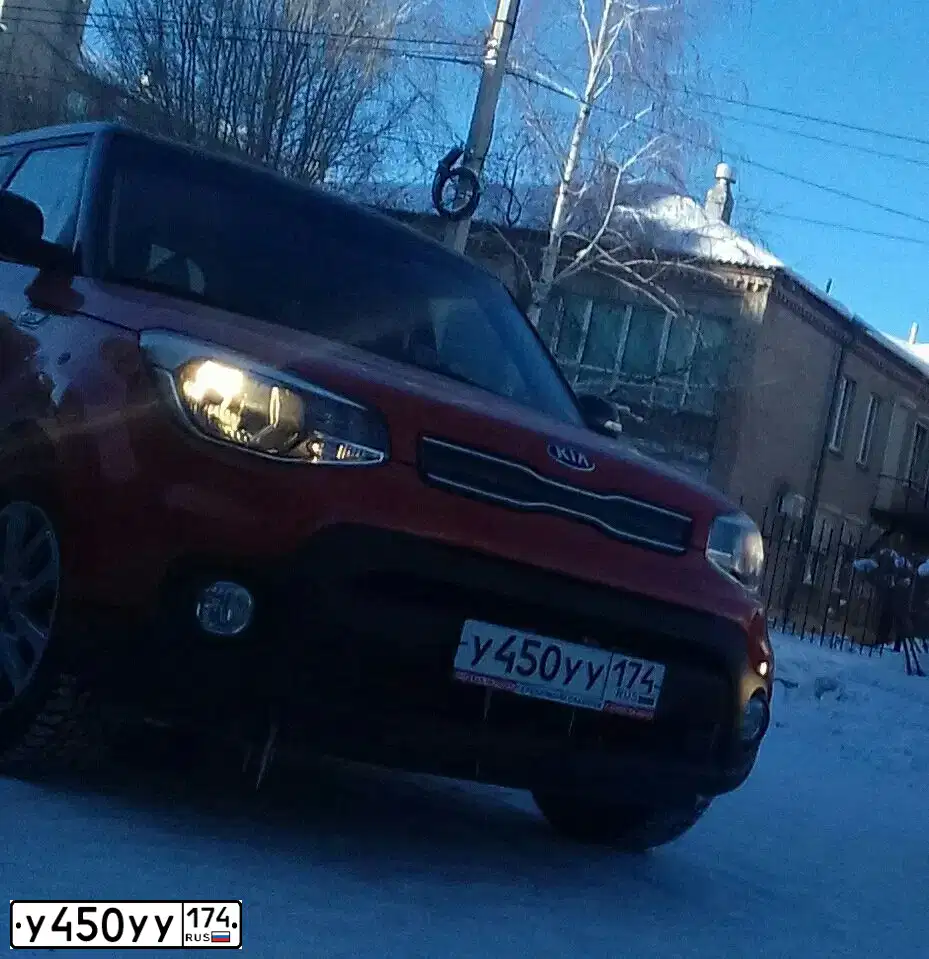 Фото автомобиля KIA SOUL, 2016 — госномер У450УУ174. Цвет: КРАСНЫЙ