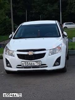 Фото автомобиля CHEVROLET CRUZE, 2013 — госномер Е554ВА750. Цвет: БЕЛЫЙ