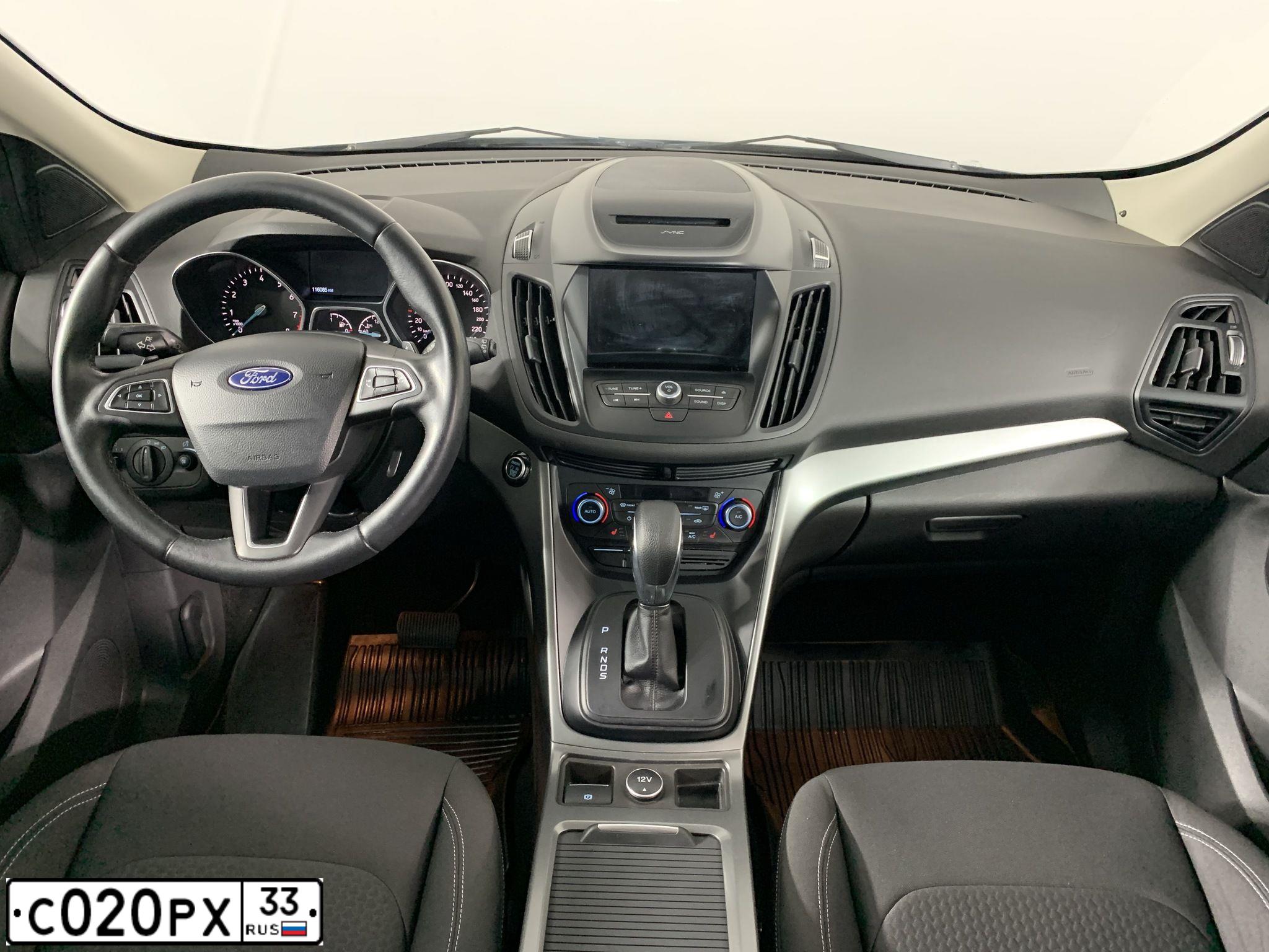Фото автомобиля FORD KUGA, 2018 — госномер У264ТВ790. Цвет: Серый
