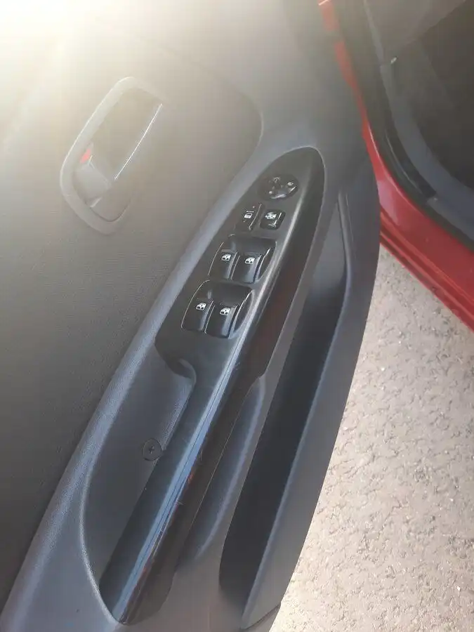 Фото автомобиля KIA RIO, 2011 — госномер К683МО73. Цвет: Красный