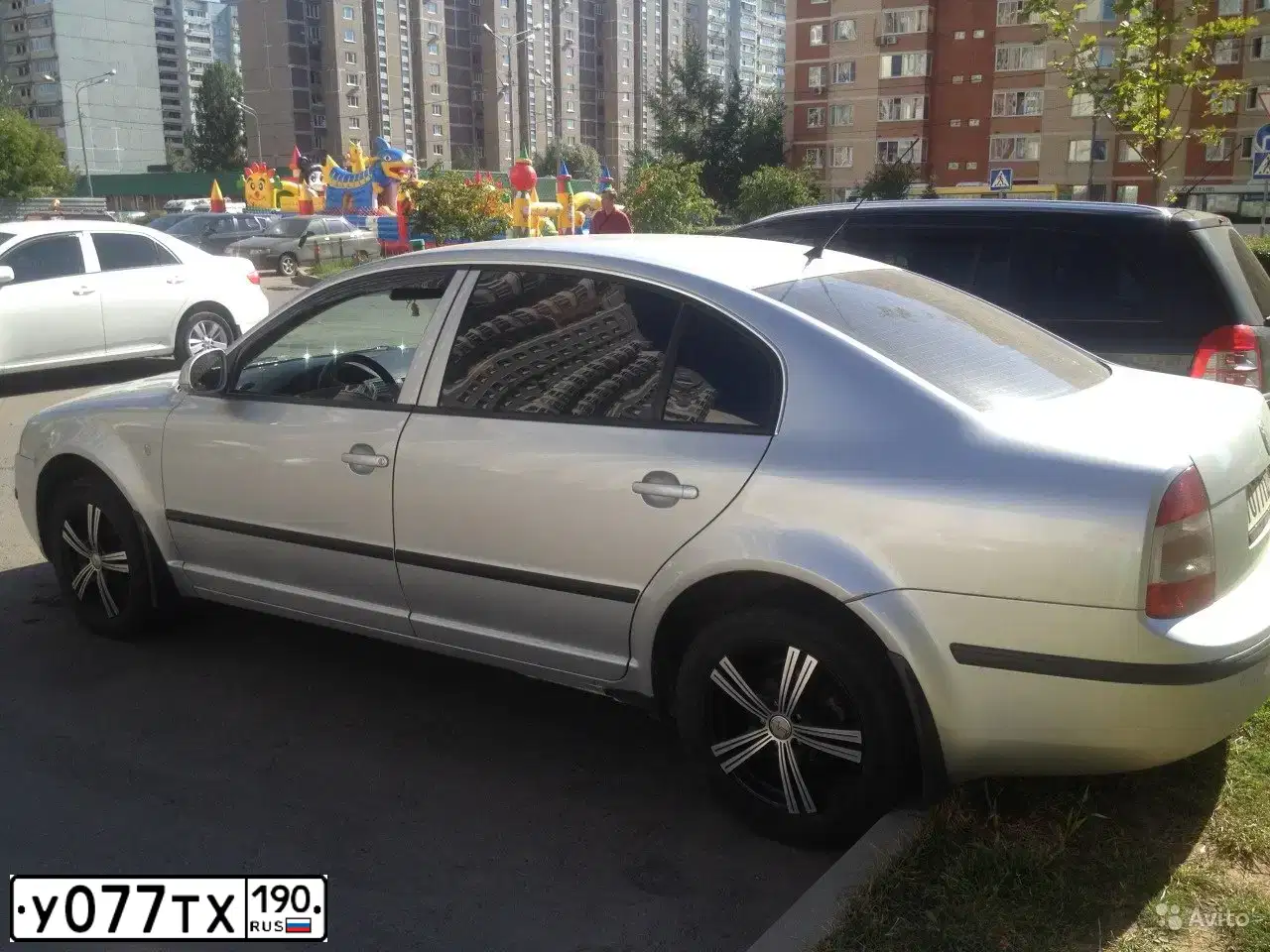 Фото автомобиля MERCEDES B-KLASSE, 2006 — госномер У077ТХ190. Цвет: СЕРО-ГОЛУБОЙ