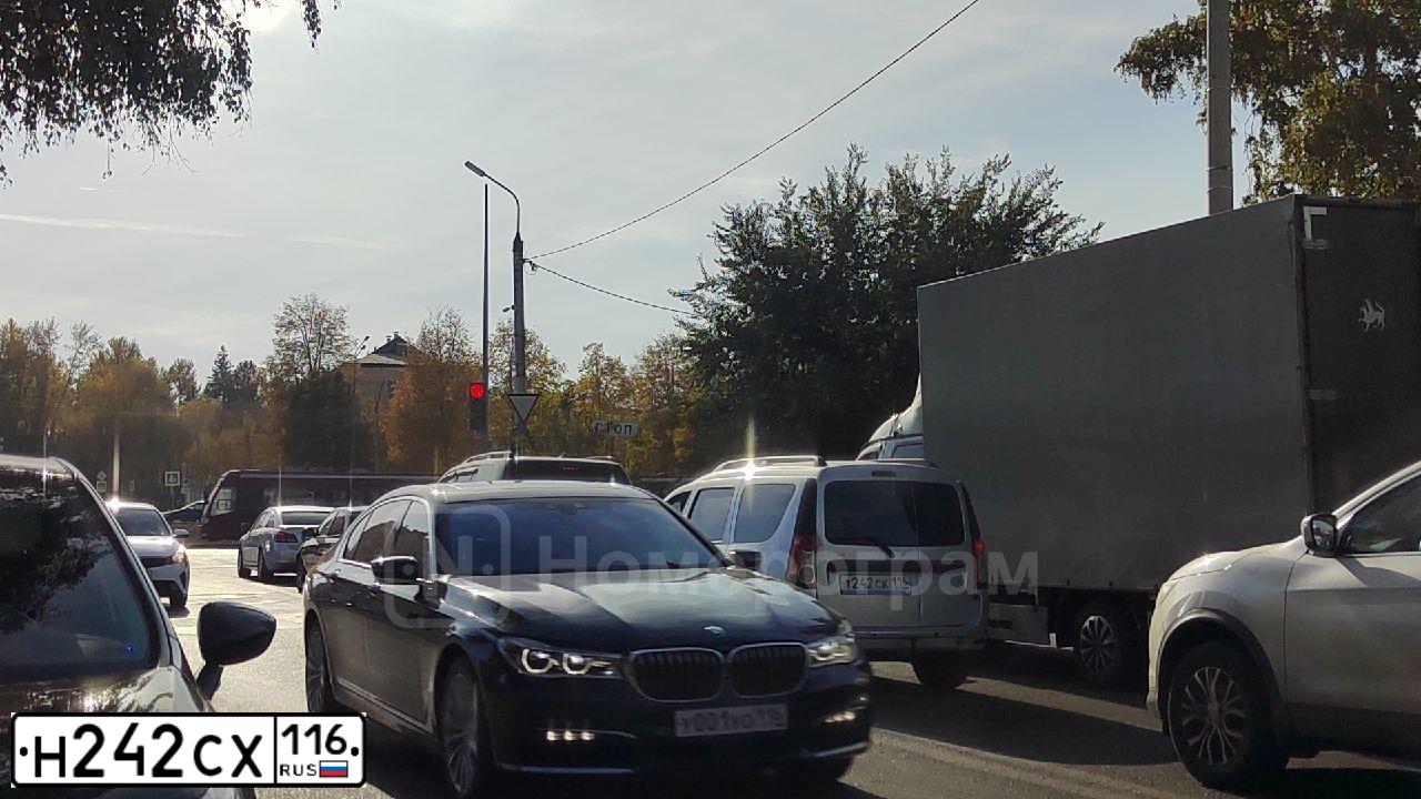 Фото автомобиля KIA AVELLA, 1999 — госномер А377СН43. Цвет: синий