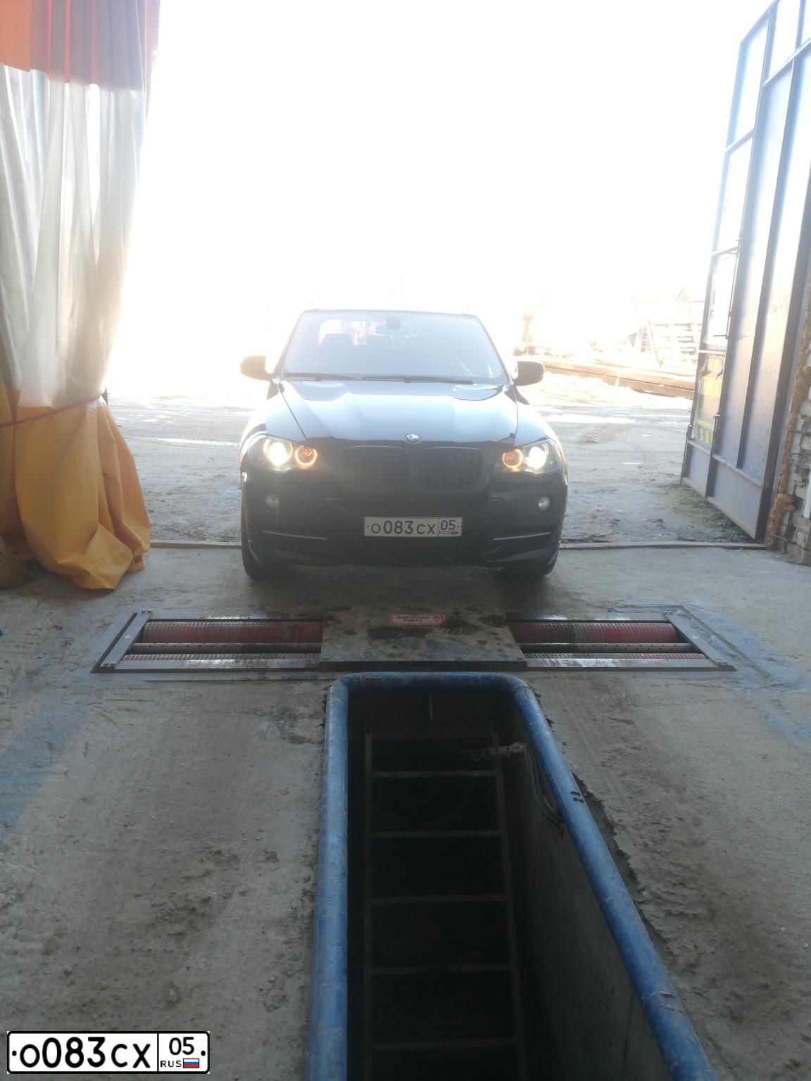 Фото автомобиля BMW X5, 2007 — госномер О083СХ05. Цвет: ЧЕРНЫЙ
