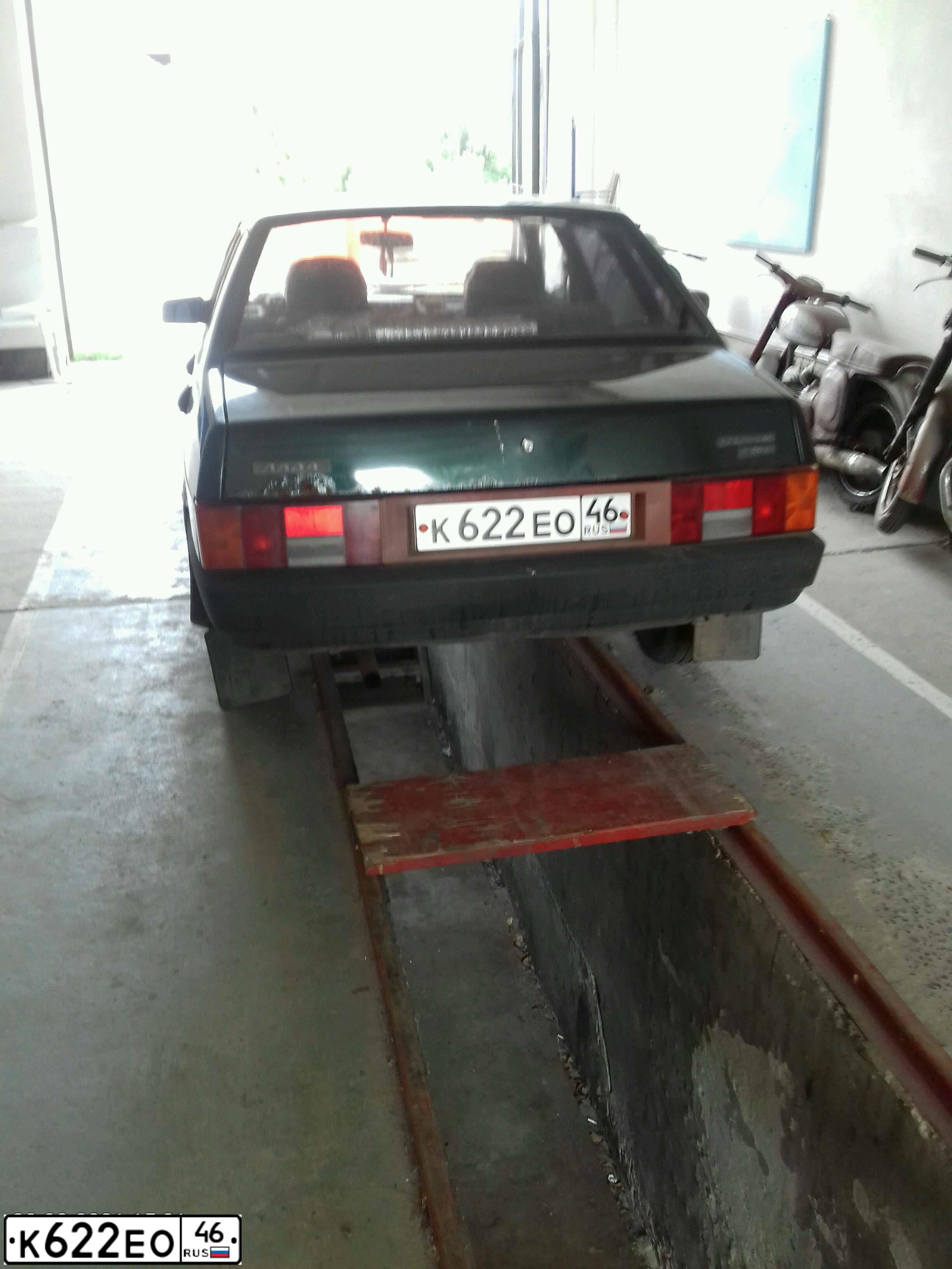Фото автомобиля LADA 2109 SAMARA, 2001 — госномер К622ЕО46. Цвет: ТЕМНО-ЗЕЛЕНЫЙ