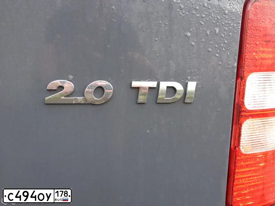 Фото автомобиля VOLKSWAGEN CADDY, 2014 — госномер С494ОУ178. Цвет: ТЕМНО-СЕРЫЙ