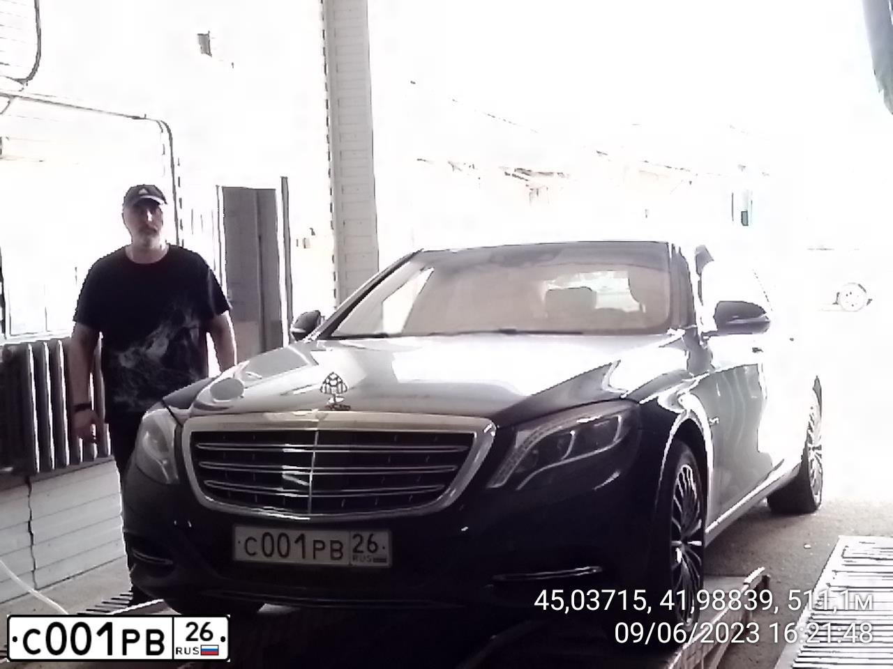 Фото автомобиля BMW SERIE 7, 2006 — госномер В360ЕВ09. Цвет: Красный