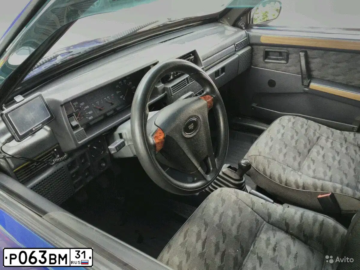 Фото автомобиля LADA 2109, 2002 — госномер Х080ВМ323. Цвет: СЕРЕБРИСТО-ЯРКО-СИНИЙ