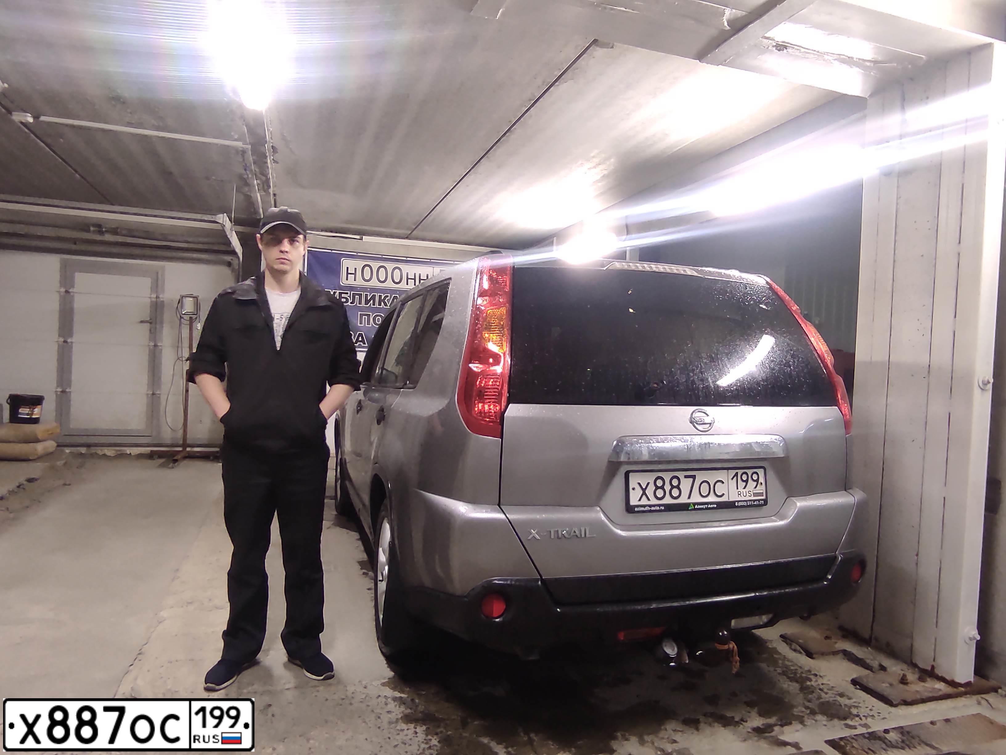 Фото автомобиля NISSAN X-TRAIL, 2008 — госномер М427УА154. Цвет: Серый
