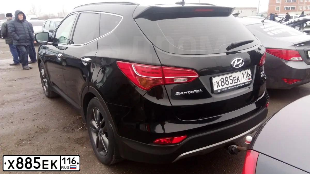 Фото автомобиля HYUNDAI SANTA FE, 2013 — госномер Х885ЕК116. Цвет: ЧЕРНЫЙ