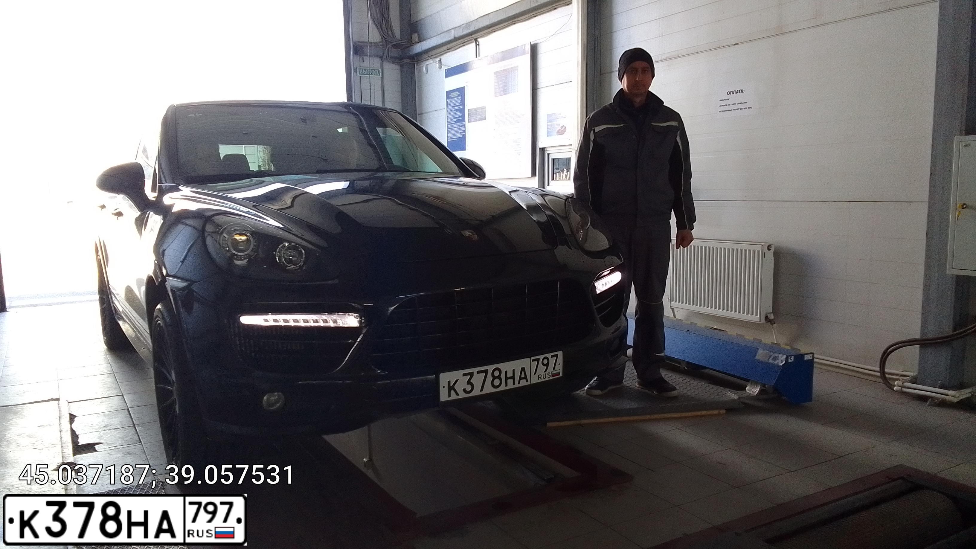 Фото автомобиля PORSCHE CAYENNE, 2012 — госномер К378НА797. Цвет: ЧЕРНЫЙ