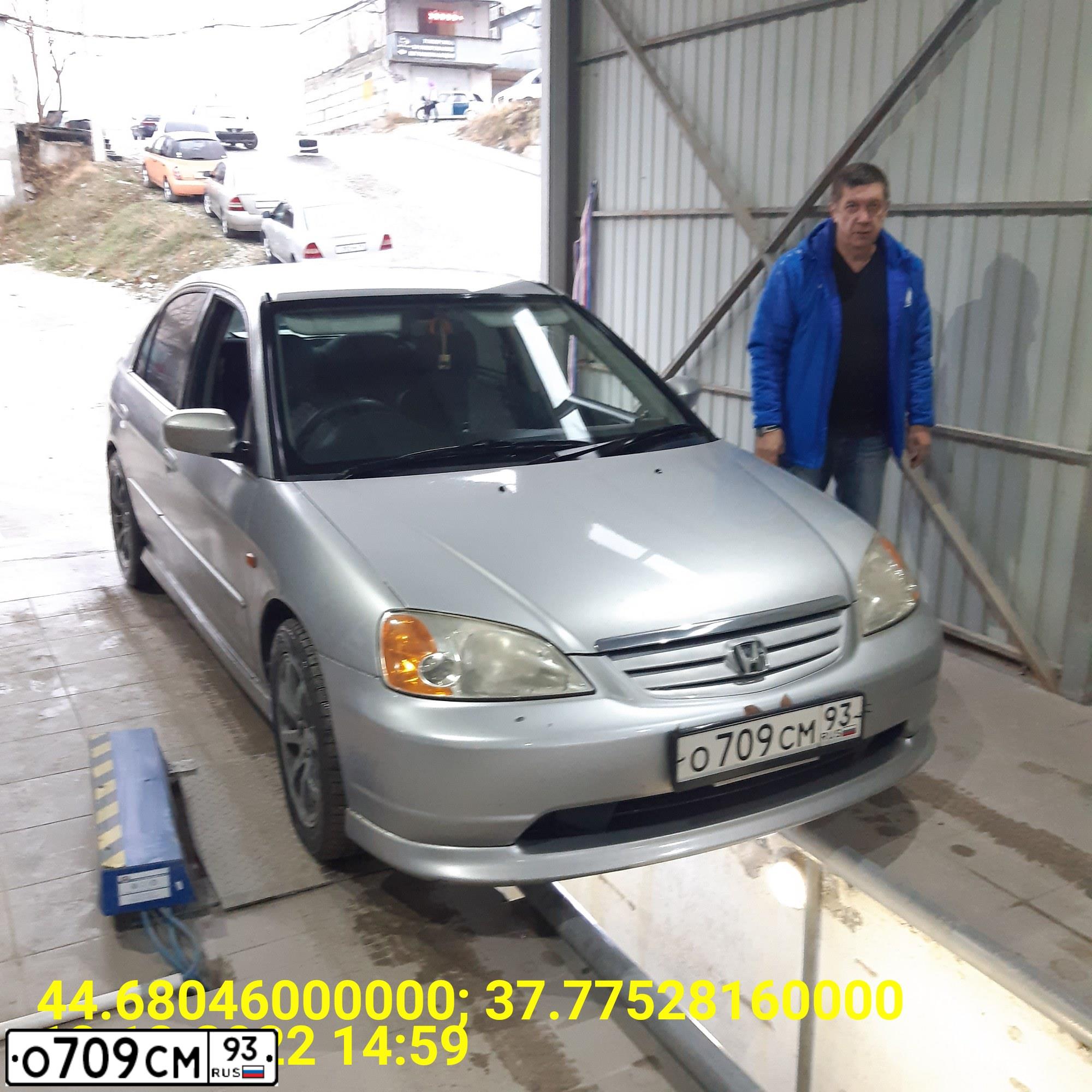 Фото автомобиля HONDA CIVIC, 2002 — госномер О709СМ93. Цвет: СЕРЕБРИСТЫЙ