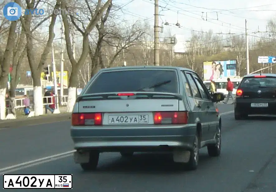 Фото автомобиля LADA 2114 SAMARA, 2006 — госномер Е368РЕ35. Цвет: БЕЛО-ЗЕЛЕНЫЙ
