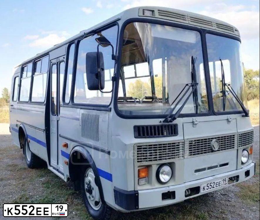 Фото автомобиля PAZ 3205, 2009 — госномер А424МЕ19. Цвет: СЕРО-СИНИЙ
