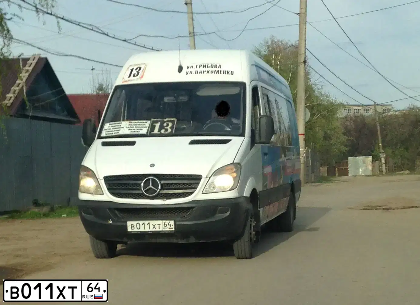 Фото автомобиля MERCEDES SPRINTER, 2011 — госномер В011ХТ64. Цвет: БЕЛЫЙ