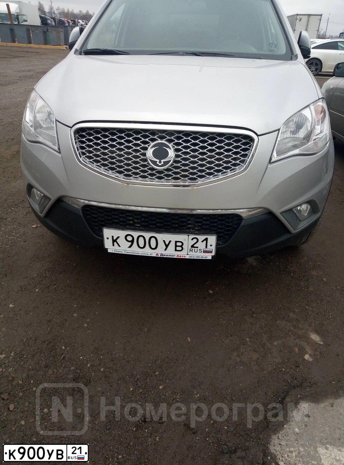 Фото автомобиля SSANGYONG ACTYON, 2013 — госномер К900УВ21. Цвет: Серебристый