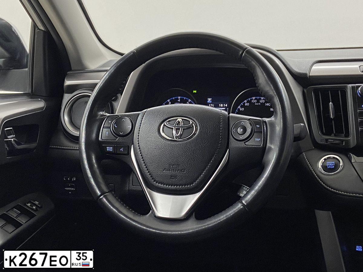 Фото автомобиля TOYOTA RAV4, 2019 — госномер М125ОМ35. Цвет: СЕРЕБРИСТЫЙ МЕТАЛЛИК