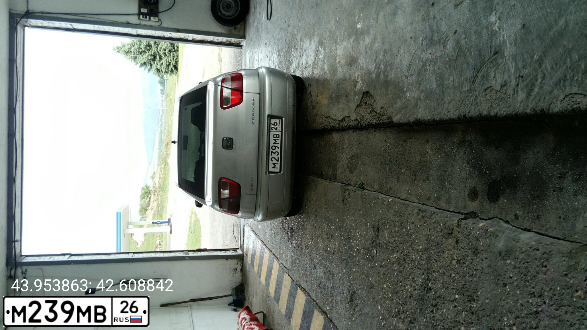 Фото автомобиля SEAT CORDOBA, 2000 — госномер М239МВ26. Цвет: СЕРЕБРИСТЫЙ