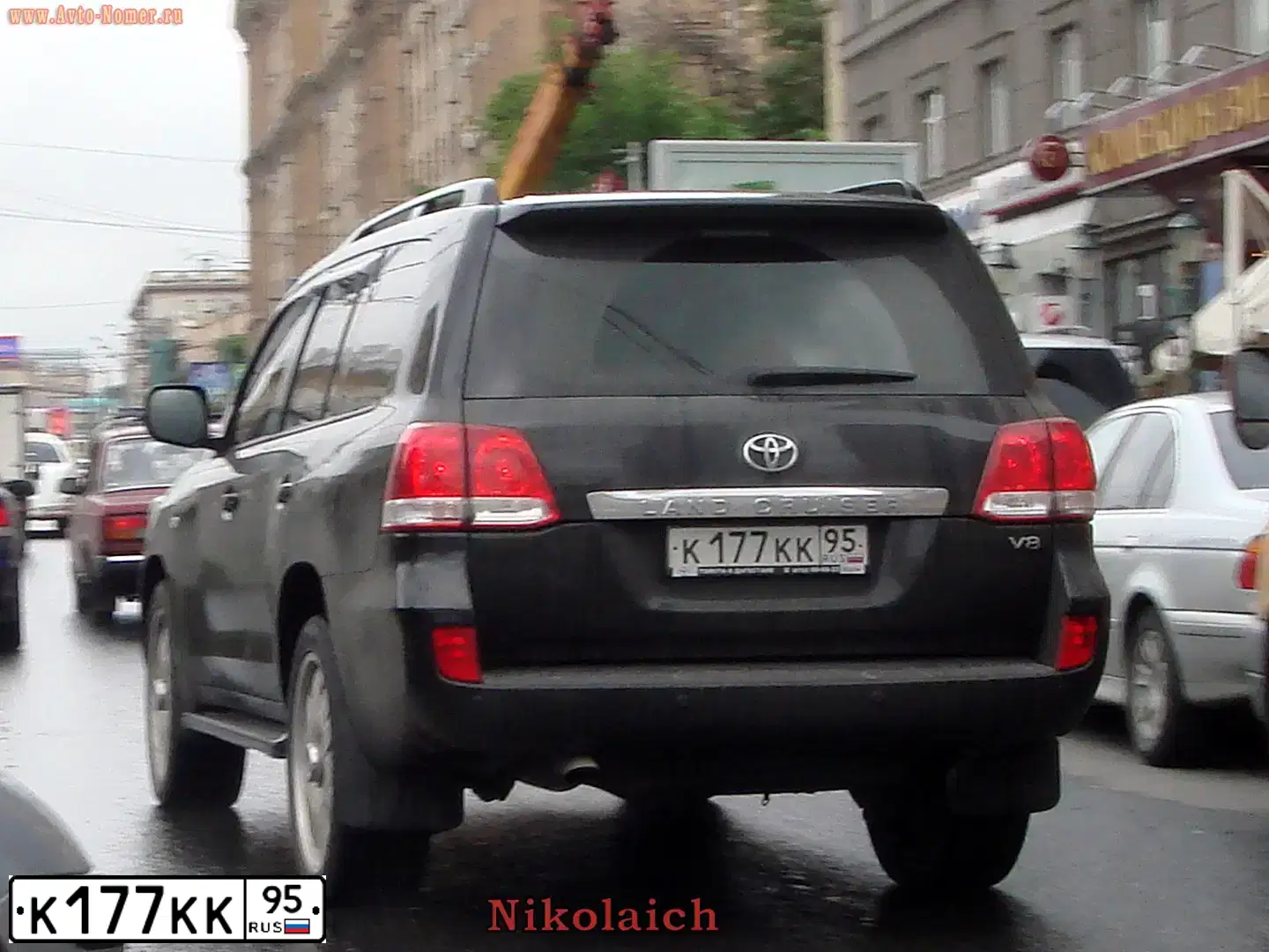 Фото автомобиля TOYOTA LANDCRUISER 200, 2008 — госномер К177КК95. Цвет: ЧЕРНЫЙ