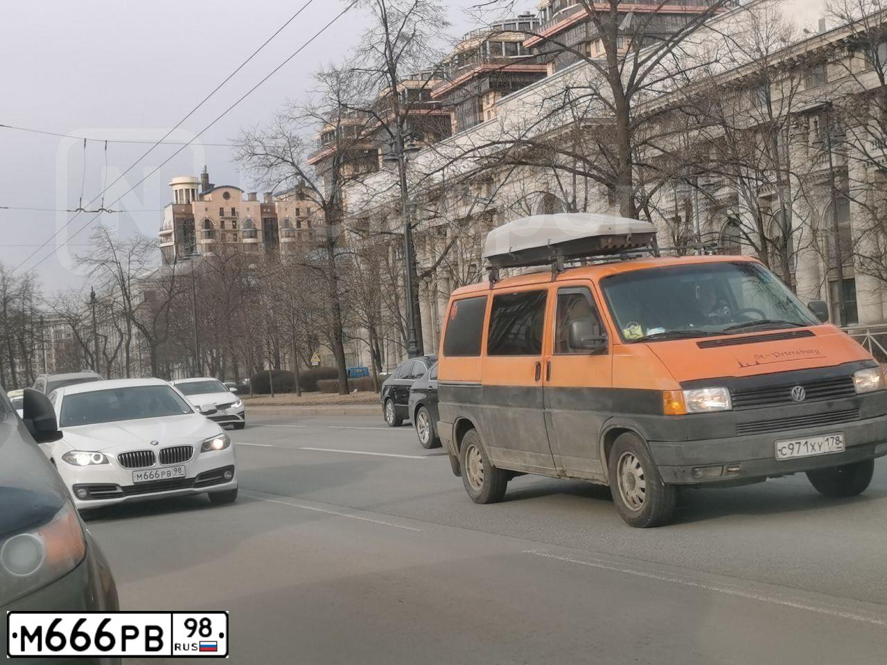 Фото автомобиля MAZDA 3, 2006 — госномер М513СН10. Цвет: СИНИЙ