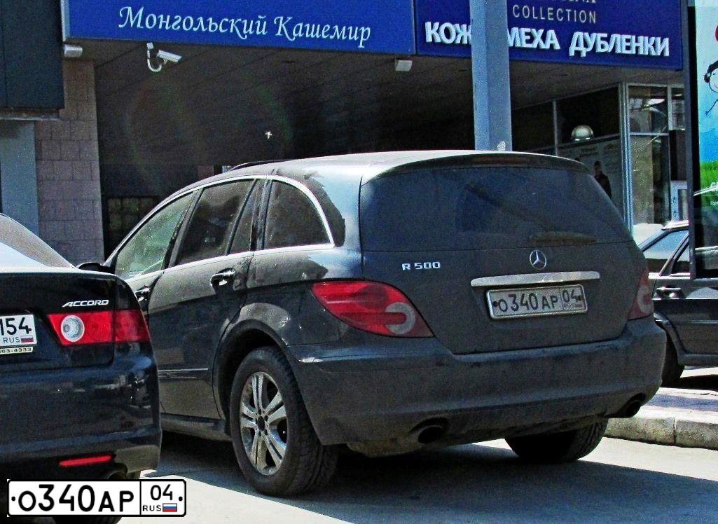 Фото автомобиля MERCEDES-BENZ R-CLASS, 2006 — госномер Р093ЕХ154. Цвет: ЧЕРНЫЙ