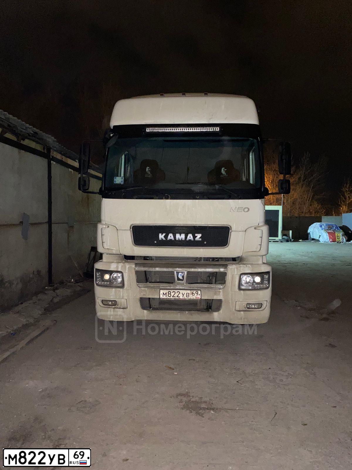 Фото автомобиля KAMAZ 5490 /4X2/, 2017 — госномер М822УВ69. Цвет: Белый