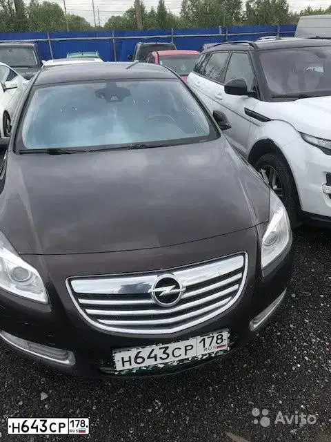 Фото автомобиля OPEL INSIGNIA, 2012 — госномер Н643СР178. Цвет: Коричневый