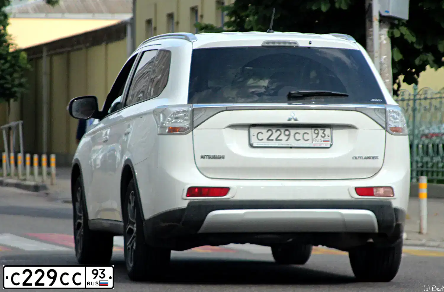 Фото автомобиля MITSUBISHI OUTLANDER, 2014 — госномер С229СС93. Цвет: БЕЛЫЙ