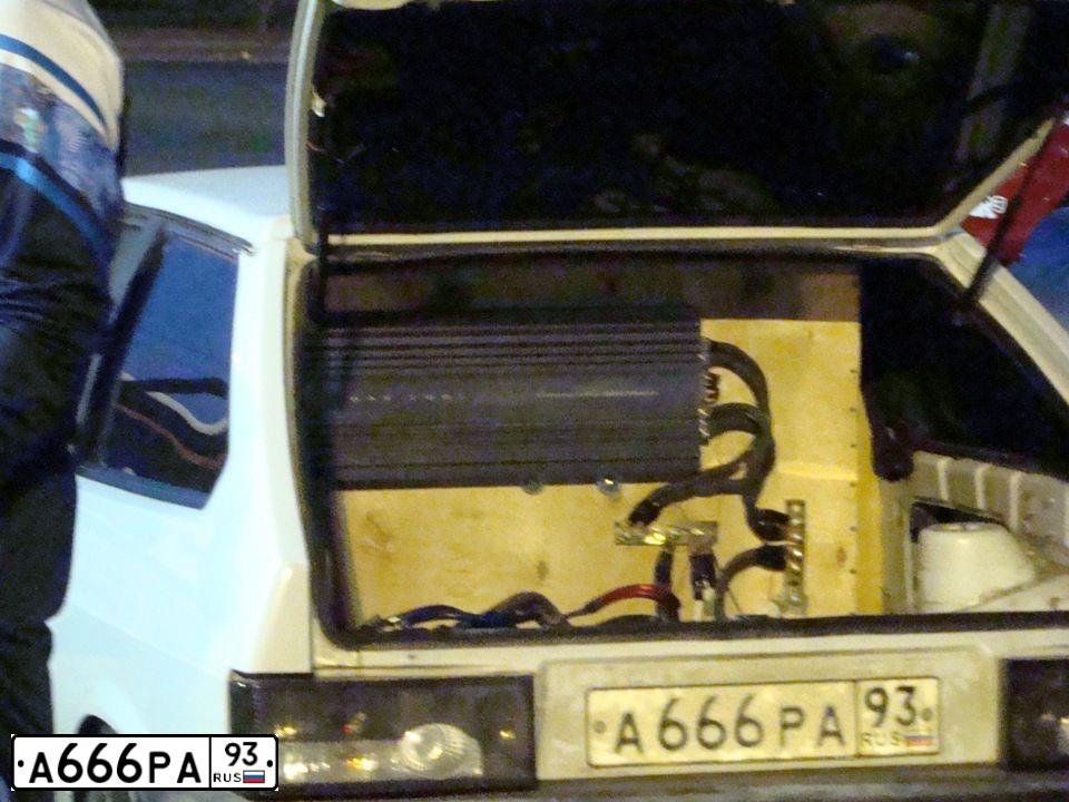 Фото автомобиля MAZDA 2, 1995 — госномер А825ХА01