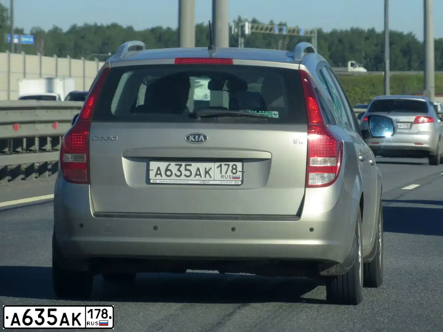 Фото автомобиля KIA CEE'D, 2010 — госномер В565УУ47