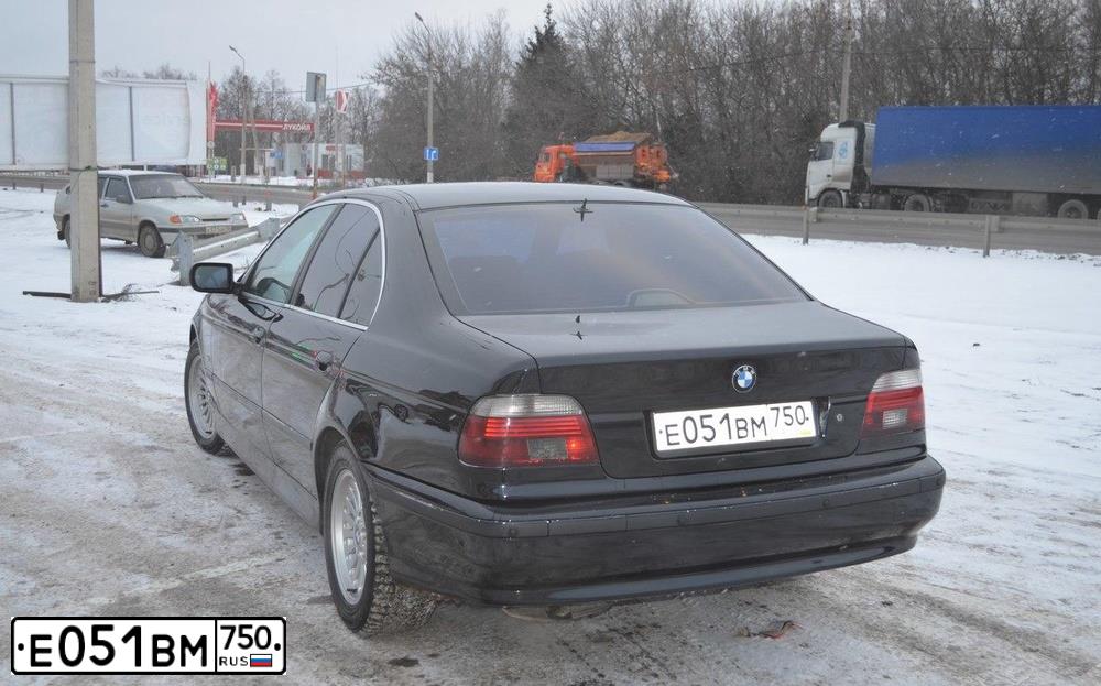 Фото автомобиля BMW SERIE 5, 1999 — госномер О404ЕТ46. Цвет: СИНИЙ ТЕМНЫЙ