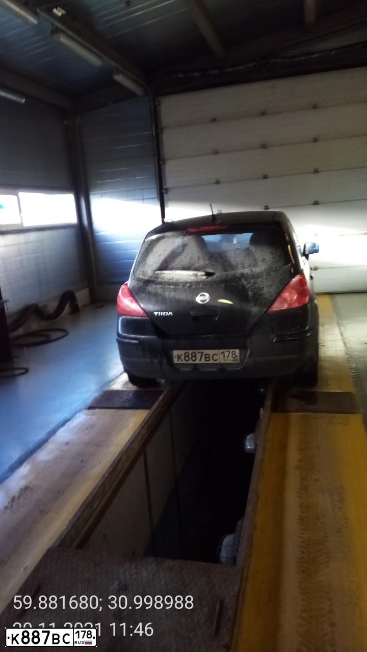 Фото автомобиля NISSAN TIIDA, 2008 — госномер К887ВС178. Цвет: ЧЕРНЫЙ