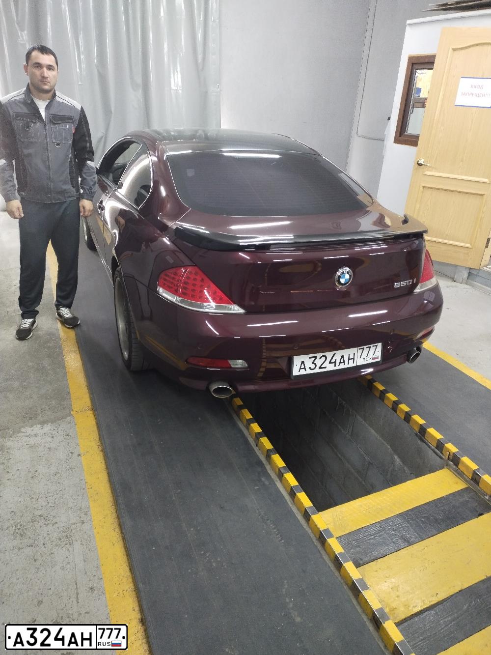 Фото автомобиля BMW SERIE 6, 2006 — госномер А324АН777. Цвет: БОРДОВЫЙ