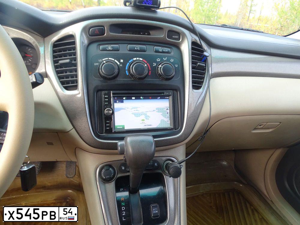 Фото автомобиля TOYOTA HIGHLANDER, 2003 — госномер А858ЕС155. Цвет: ЧЕРНЫЙ