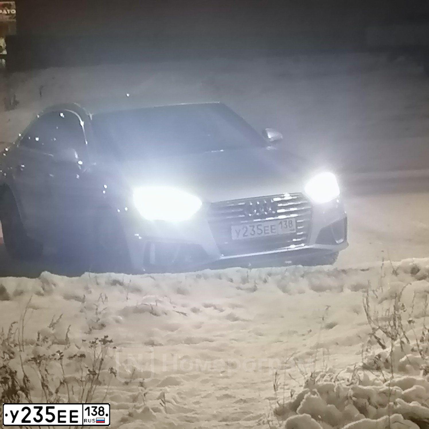 Фото автомобиля AUDI A4, 2019 — госномер У235ЕЕ138. Цвет: СЕРЕБРИСТЫЙ