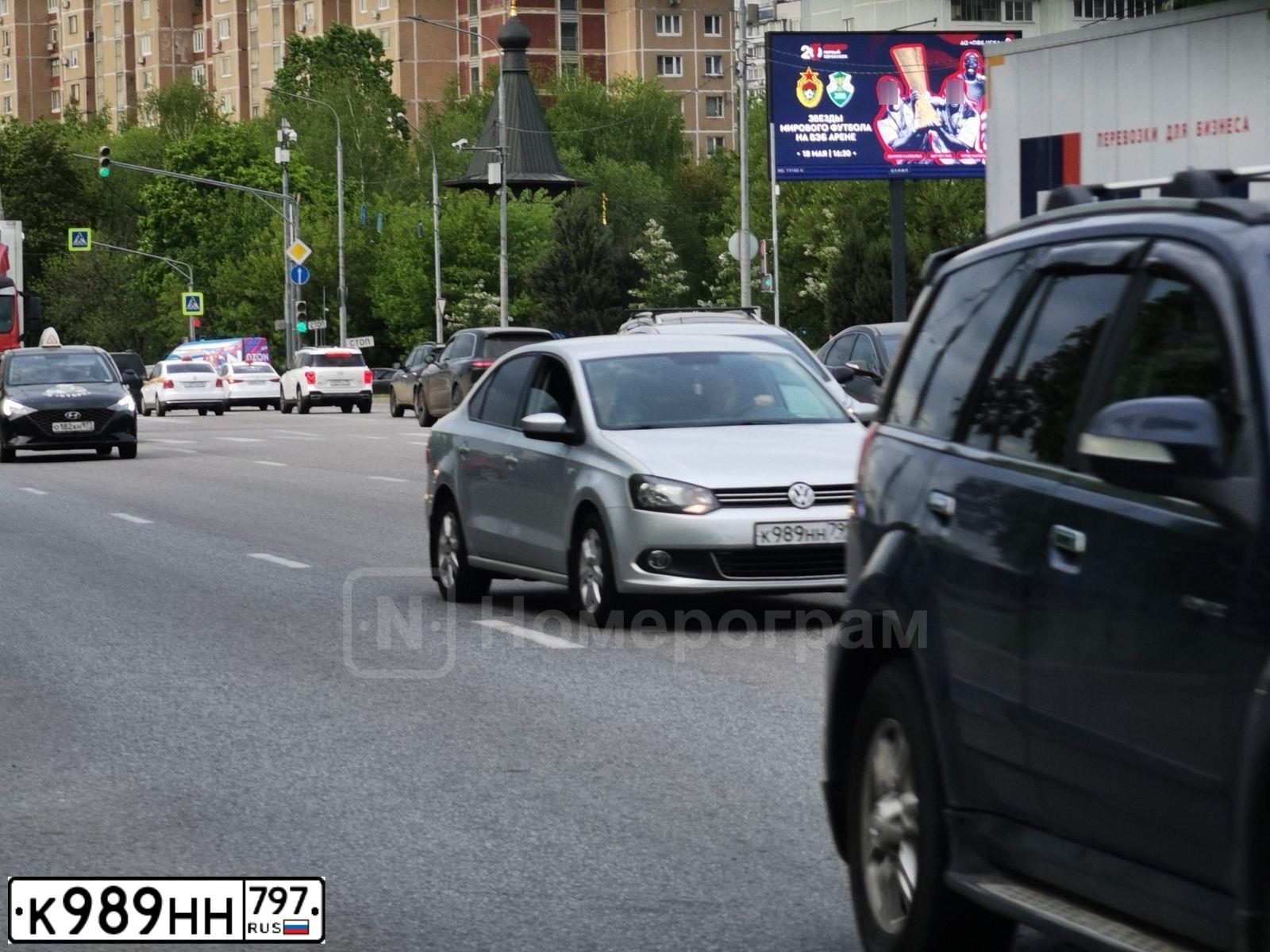 Фото автомобиля TOYOTA COROLLA, 2010 — госномер Н320НН32. Цвет: СЕРЫЙ
