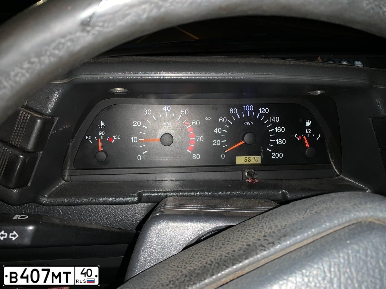 Фото автомобиля LADA 2110, 2001 — госномер В407МТ40. Цвет: СВЕТЛО-ЗЕЛЕНЫЙ