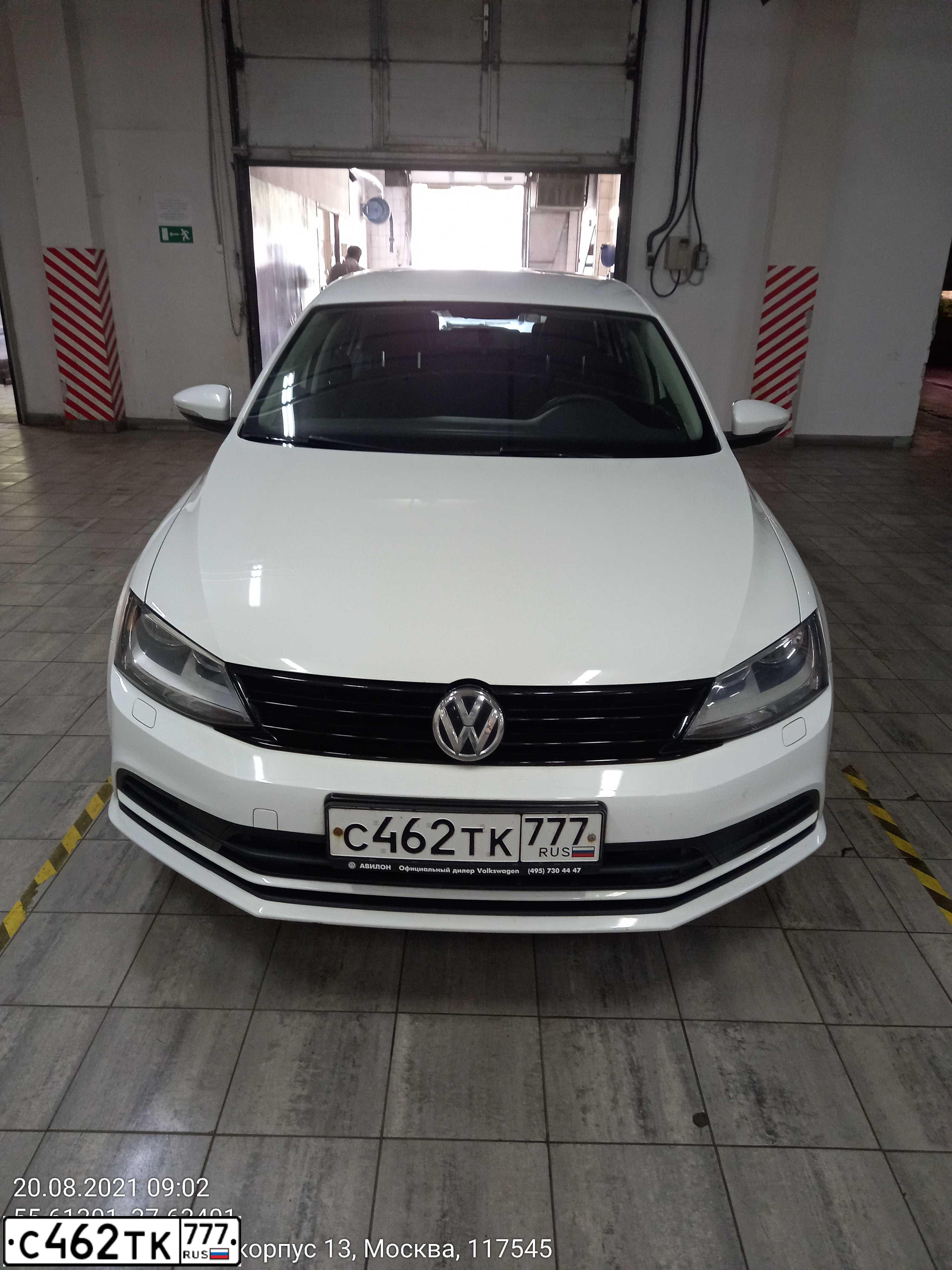 Фото автомобиля VOLKSWAGEN JETTA, 2016 — госномер Р300ТТ40. Цвет: Белый