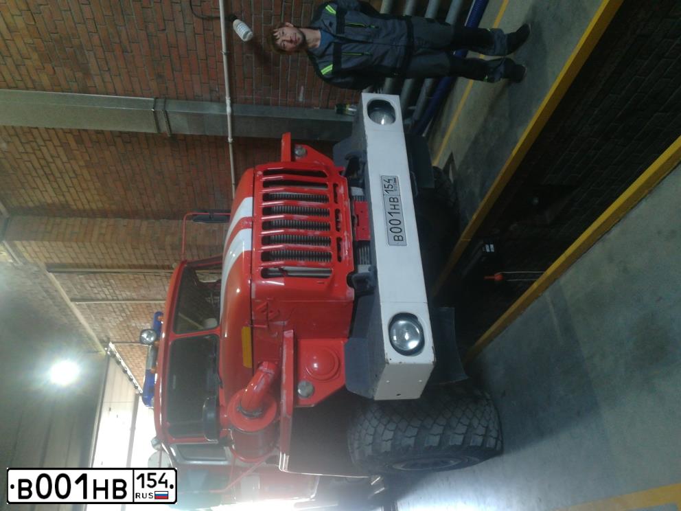Фото автомобиля URAL 5557 /6X6/, 2013 — госномер В001НВ154. Цвет: ЦВ СХ А8 ПО ГОСТ Р 50574-2019