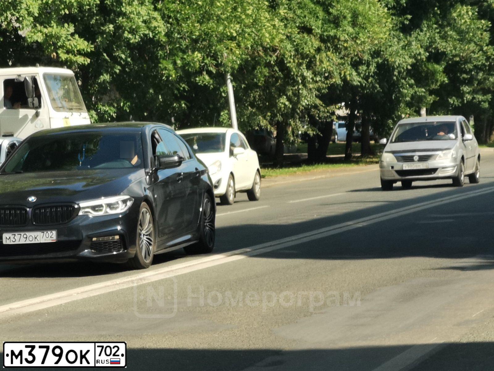 Фото автомобиля BMW SERIE 5, 2017 — госномер В999ОМ702. Цвет: ЧЕРНЫЙ