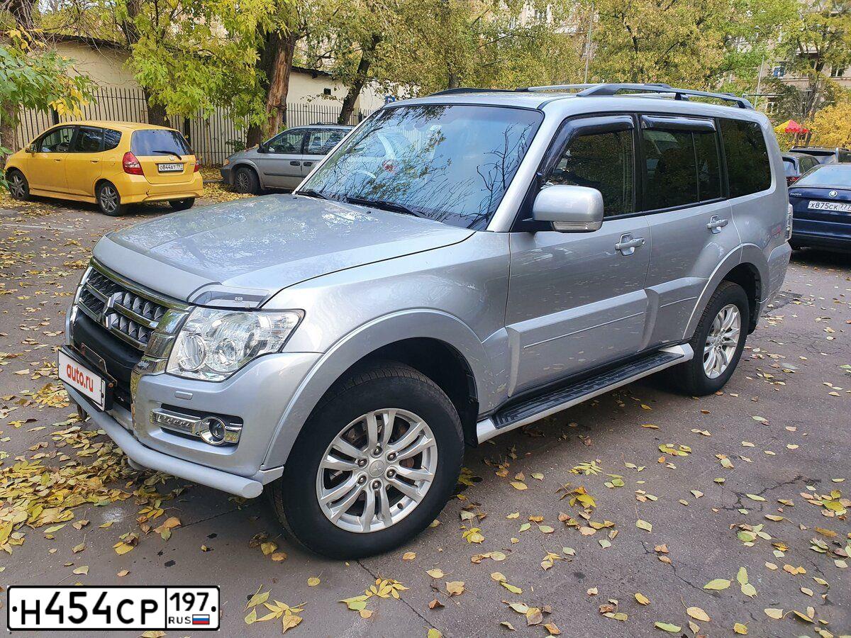 Фото автомобиля MITSUBISHI PAJERO, 2011 — госномер А297СО799. Цвет: СЕРЫЙ
