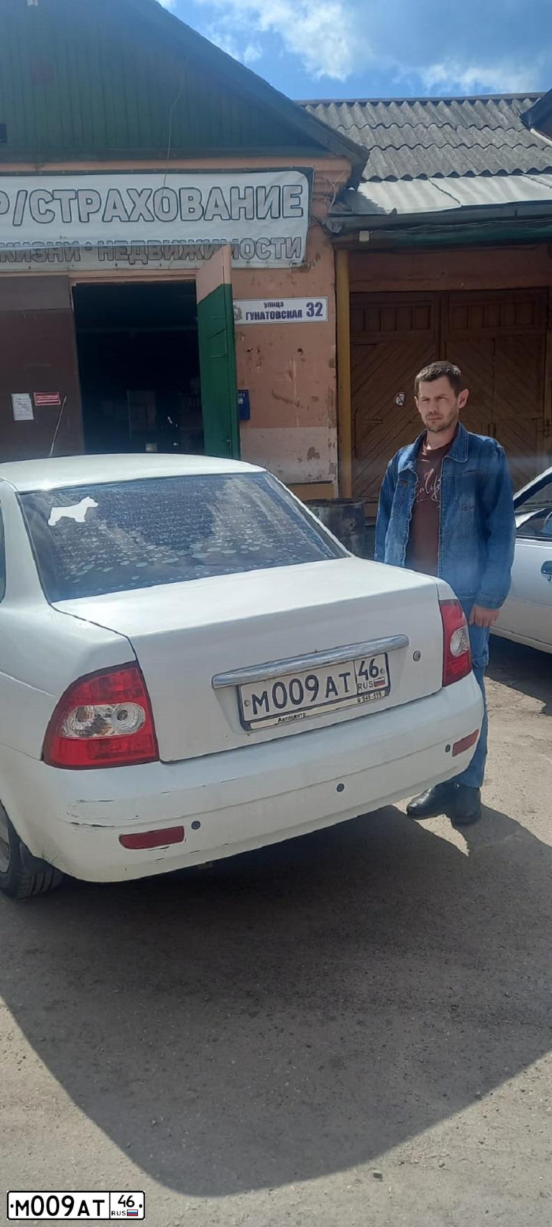 Фото автомобиля LADA 2170 PRIORA, 2011 — госномер М009АТ46. Цвет: БЕЛЫЙ