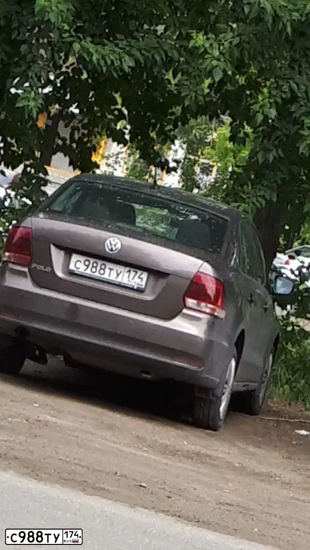 Фото автомобиля VOLKSWAGEN POLO, 2017 — госномер С988ТУ174. Цвет: Коричневый